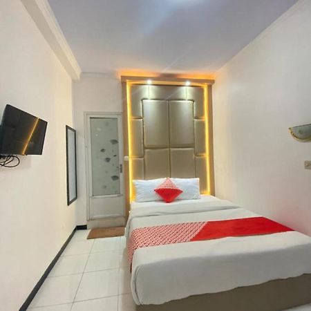Oyo 1351 Tanggulasi Resto & Residence Syariah Magetan 외부 사진