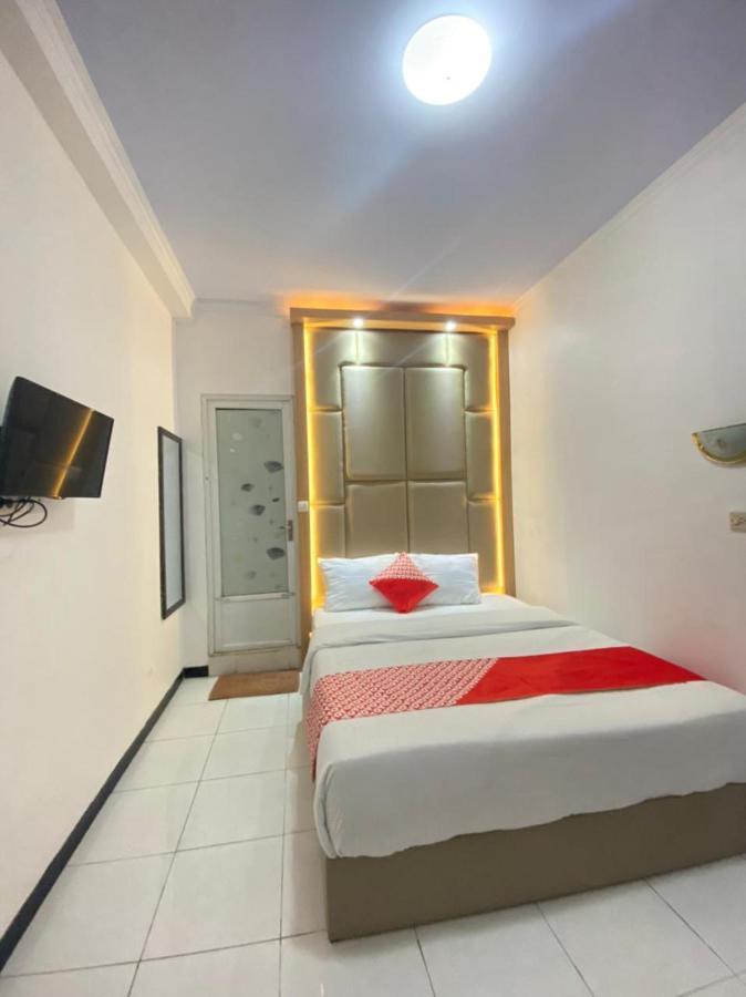 Oyo 1351 Tanggulasi Resto & Residence Syariah Magetan 외부 사진