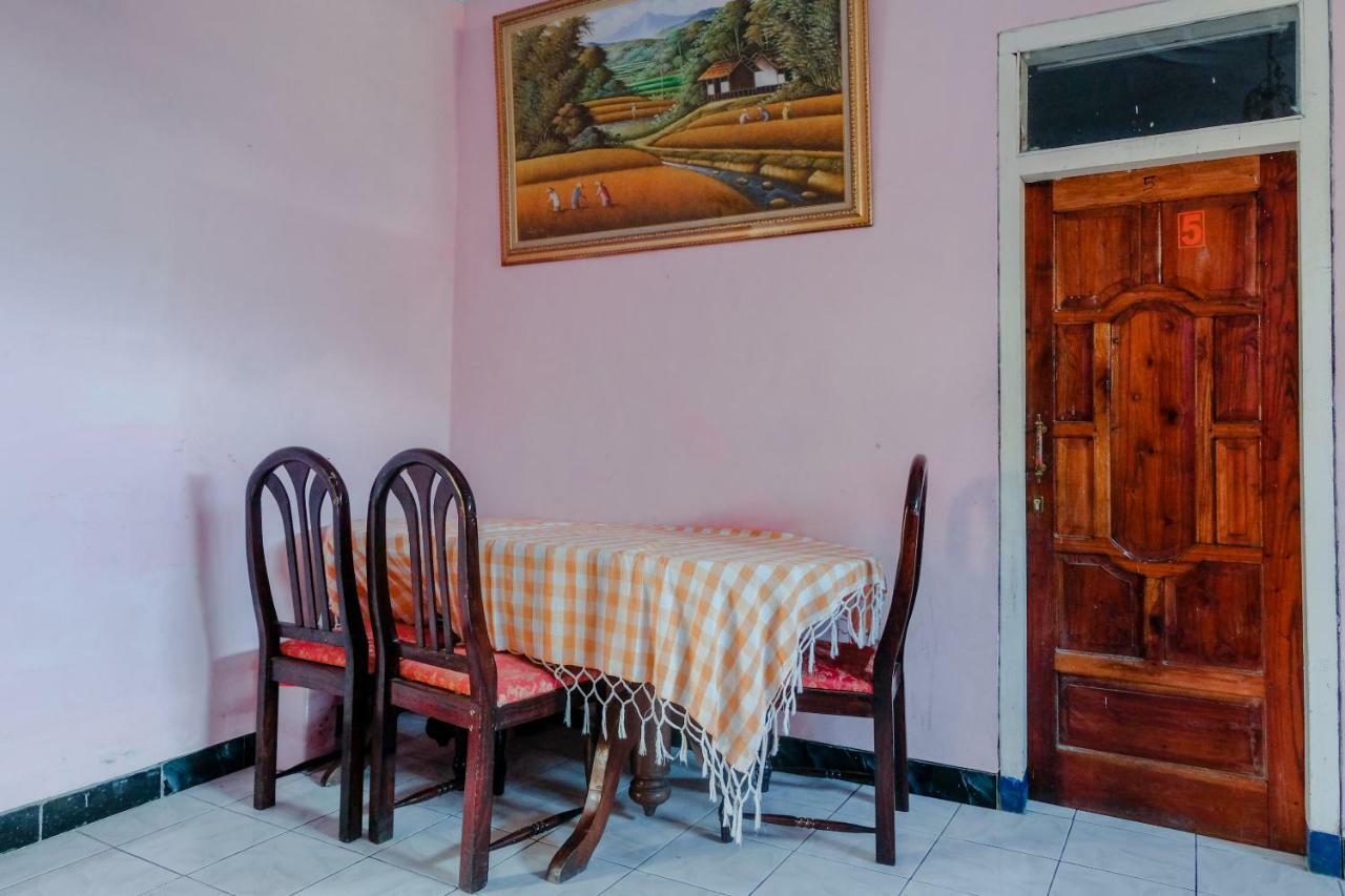 Oyo 1351 Tanggulasi Resto & Residence Syariah Magetan 외부 사진