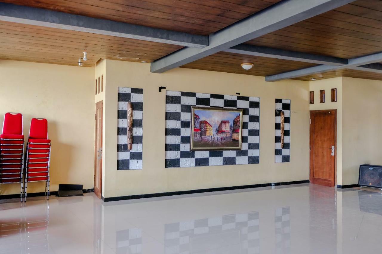 Oyo 1351 Tanggulasi Resto & Residence Syariah Magetan 외부 사진