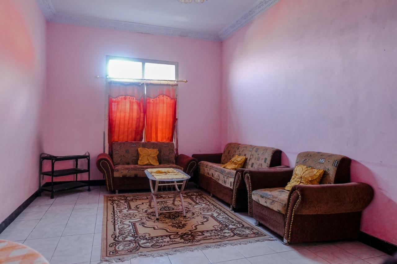 Oyo 1351 Tanggulasi Resto & Residence Syariah Magetan 외부 사진